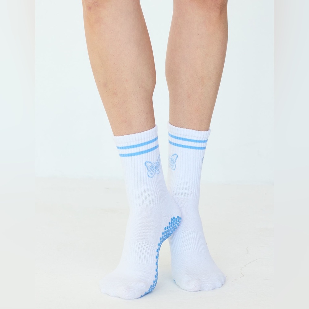 Lucky Honey Grip Sock - The Emmie Butterfly NWT
Pilates/ Barre